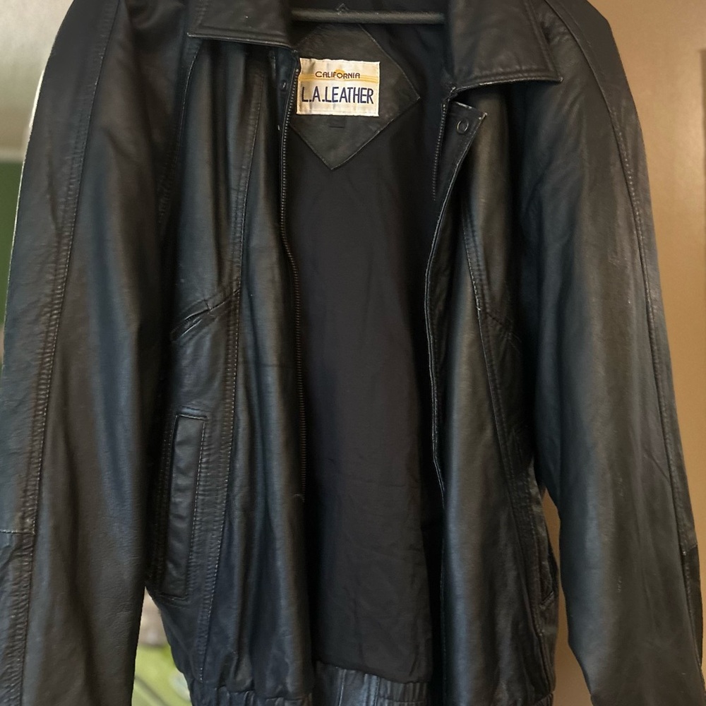 Vintage Men's Black Leather Bomber Jacket
